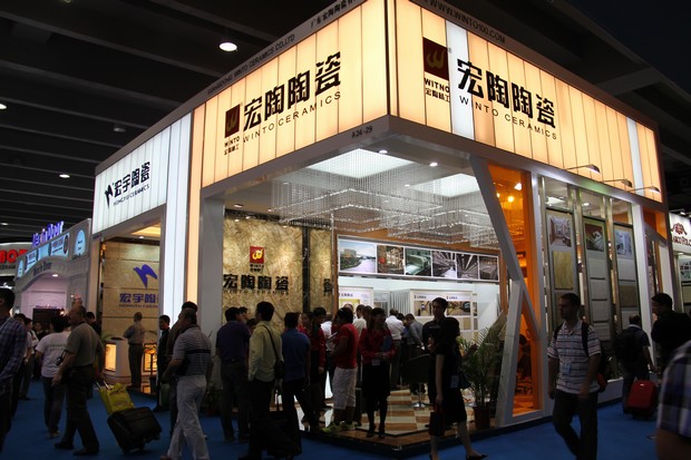 10月15日至19日，，，，，，，腾博会官网陶瓷作为中国建陶行业的着名企业，，，，，，，再次以强盛的阵容和极具震撼力的立异产品在第112届广交会琶洲展馆9.2号馆最醒目的位置上精彩绽放，，，，，，，备受广交会各级向导、中外客商的赞誉和媒体的普遍关注。。。