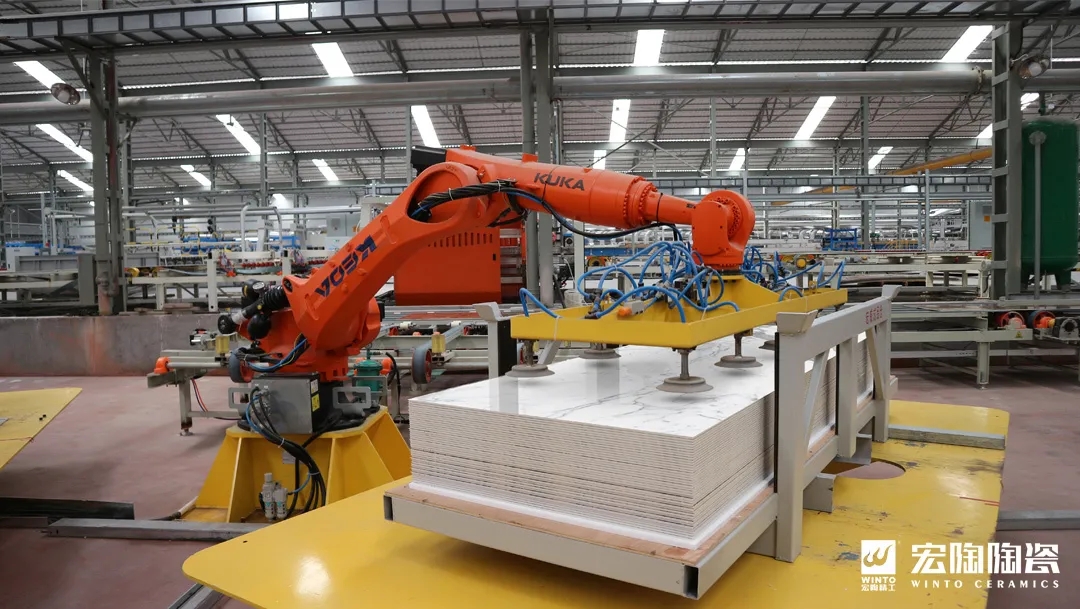 腾博会官网陶瓷手艺车间