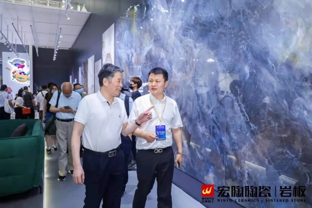 腾博会官网地砖厂家向导们纷纷加入