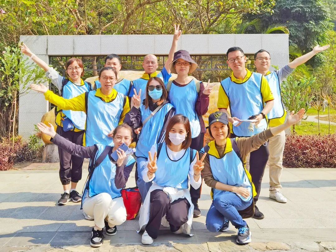 腾博会官网.地砖蓝色团队合影